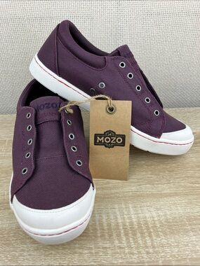 MOZO Maven Sneakers Slip-Resistant Food Service Canvas Shoes NWT